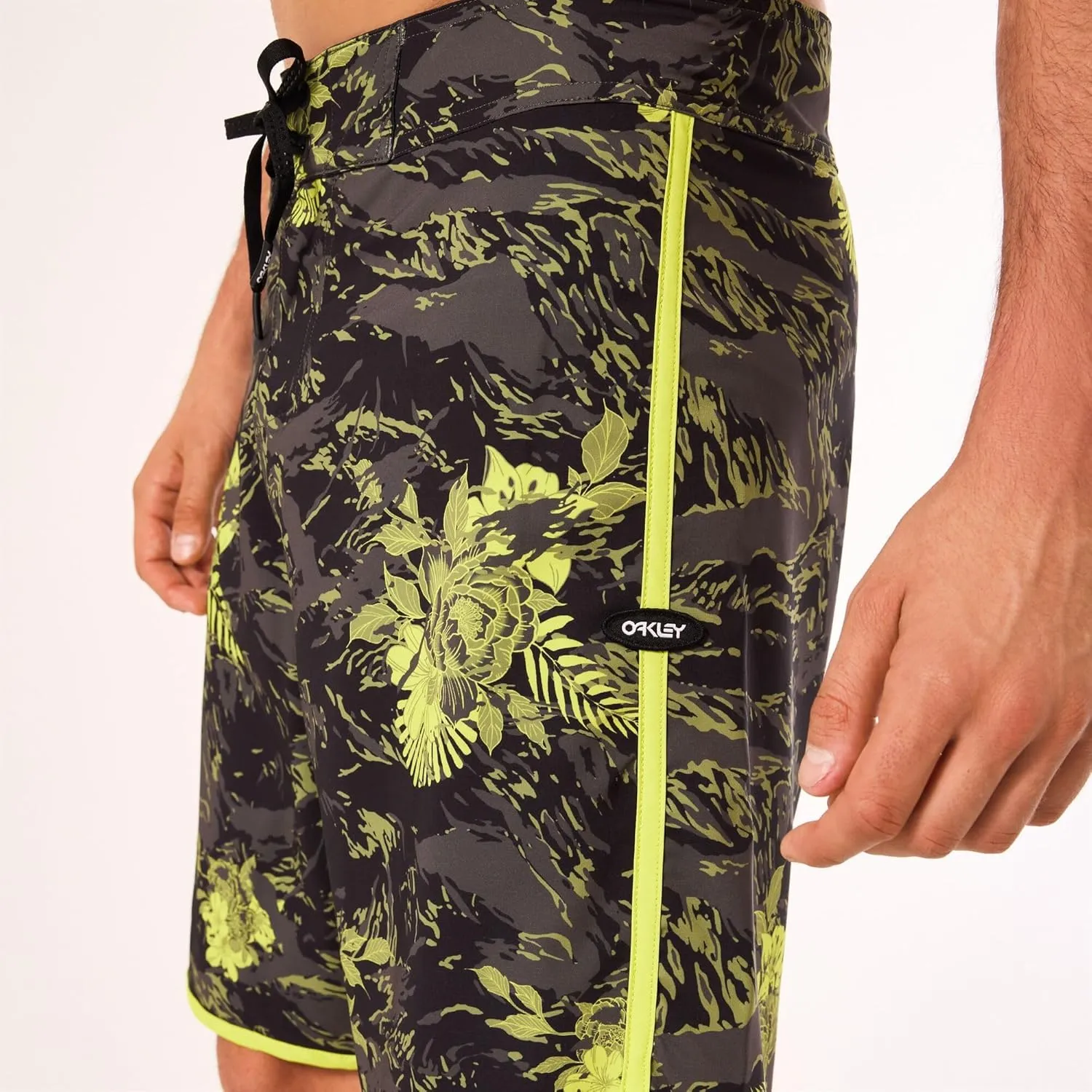 Oakley Men's Palm Florals Recycled 19” Boardshort